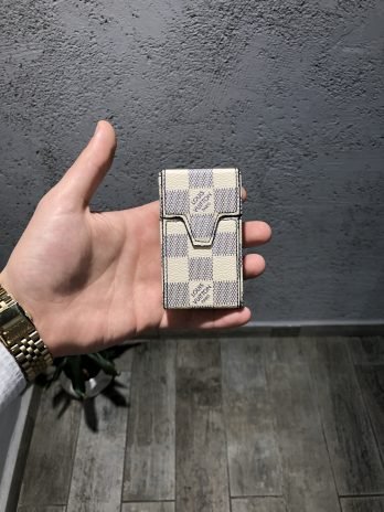 LV.small.10
